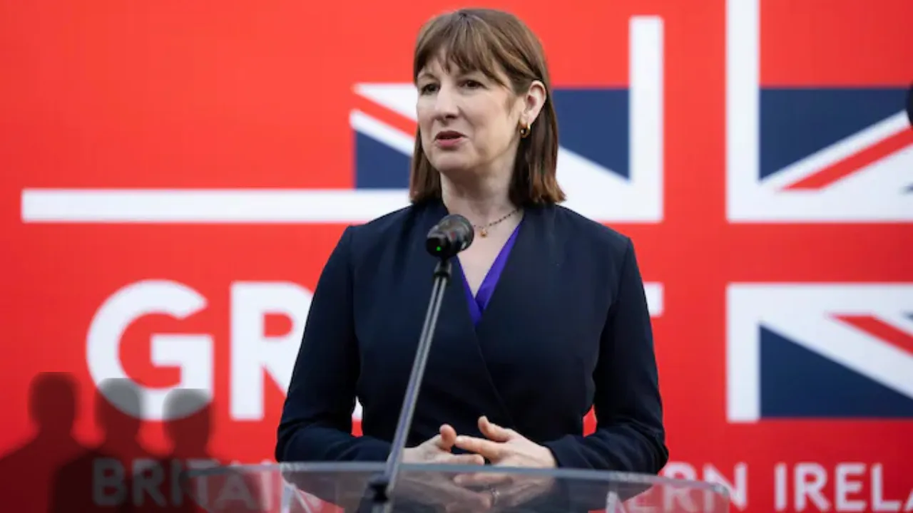 UK Economy Shows Modest Growth in Q4 2024 Amid Stagnation Concerns