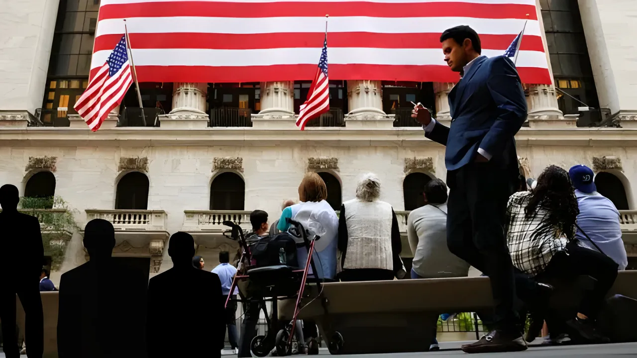 A Bullish Signal Just Flashed Amid the Stock Market Chaos: Why the S&P 500’s “Double Bottom” Could Spark a Rally