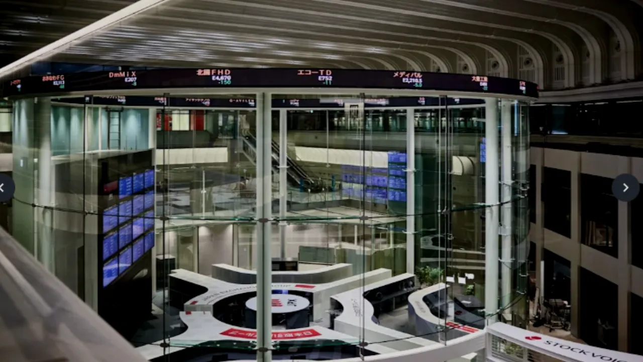 Stocks Fluctuate on Tariff Concern as Dollar Slips: Markets Wrap