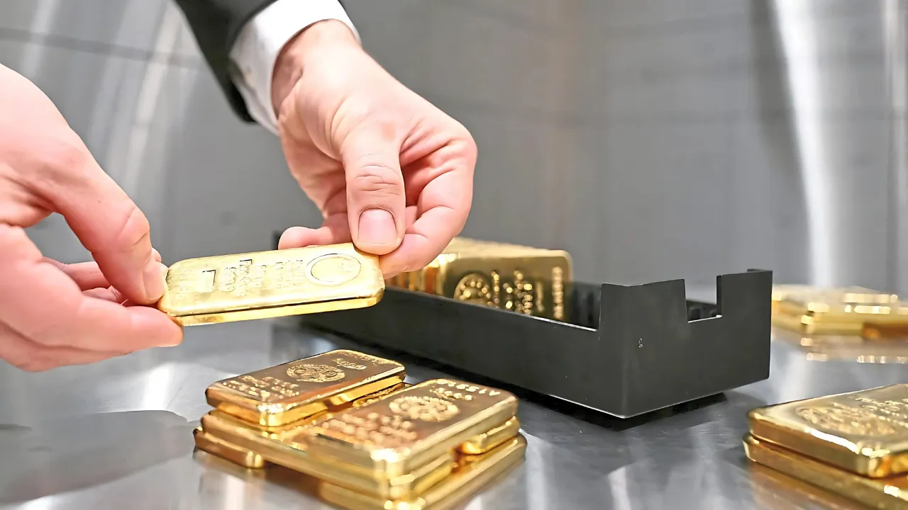 Markets on Edge: Gold Rises Amid Tariffs and Growth Worries